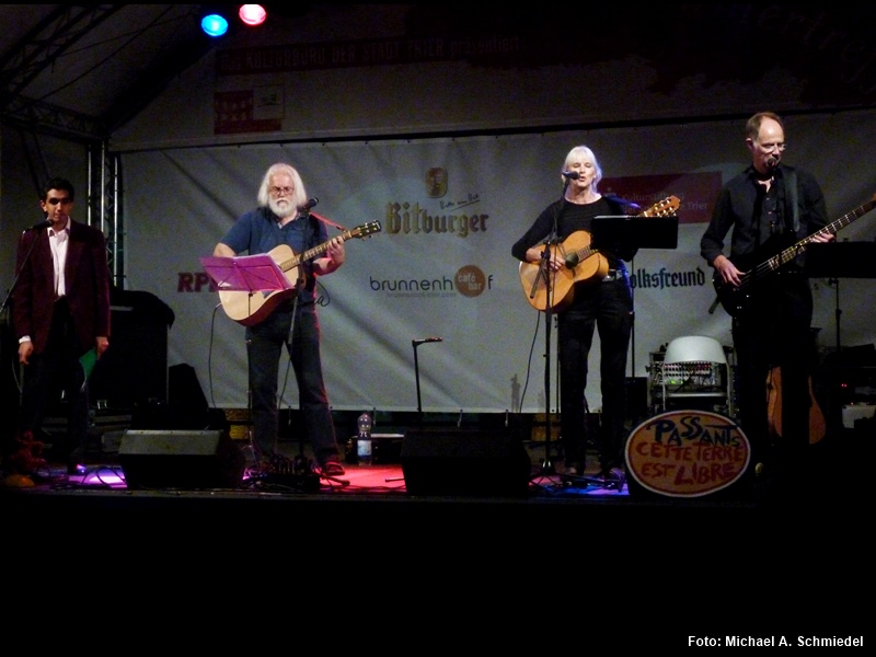 Al-Harith Abdulsattar, Michael Thielen, Dorle und Florian Schausbreitner * Foto: Michael A. Schmiedel