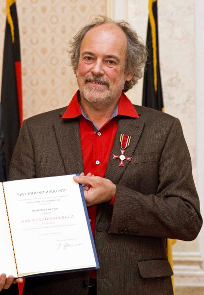 Rolf Graser mit Bundesverdienstkreuz