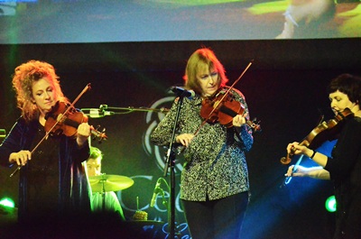 Liz Knowles, Liz Carroll und Liz Doherty * Foto: Steve Edge