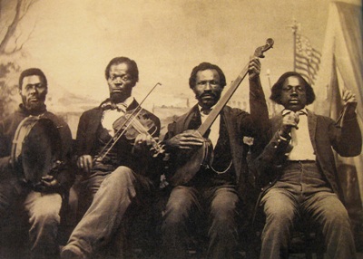 Black Music Ensemble mit Banjo, 19. Jh. * Foto: Kollektion James F. Bollman, mit freundlicher Genehmigung Black Music Ensemble mit Banjo, 19. Jh. * Foto: Kollektion James F. Bollman, mit freundlicher Genehmigung