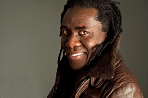 Richard Bona * Foto: Michael Weintrob Richard Bona * Foto: Michael Weintrob