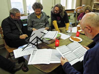 Beim Studium alter Handschriften