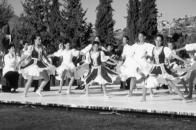 Israelische Tanzgruppe auf dem Tanzfestival in Karmiel 1998 * Foto: Matti Goldschmidt