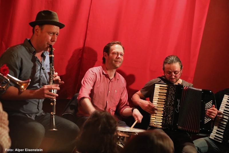 Oblomov Trio mit (v. l.) Emil Goldschmidt, Hampus Melin und Ilya Shneyveys * Foto: Alper Eisenstein