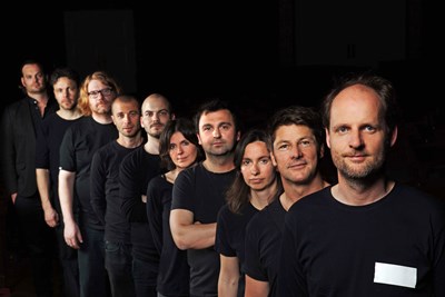 Franui mit Andreas Schett, vorne rechts * Foto: Julia Stix Franui mit Andreas Schett, vorne rechts * Foto: Julia Stix