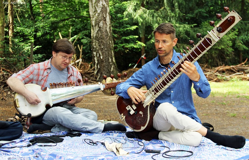 Norbert Klippstein und Yogendra Jens Eckert * Foto: Atul Krsna