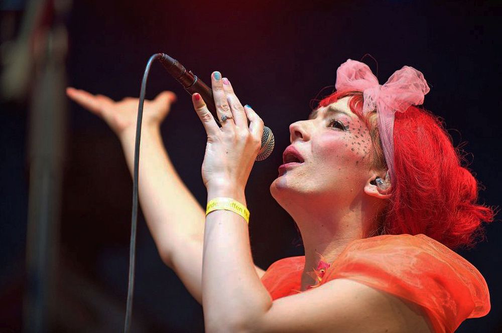  Gabby Young