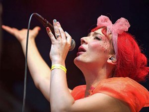  Gabby Young
