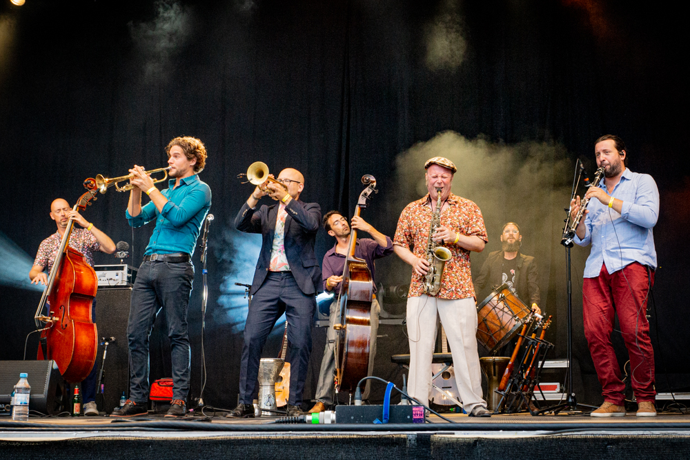 Amsterdam Klezmer Band & Söndörgö