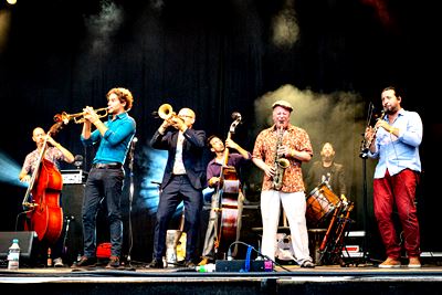 Amsterdam Klezmer Band & Söndörgö