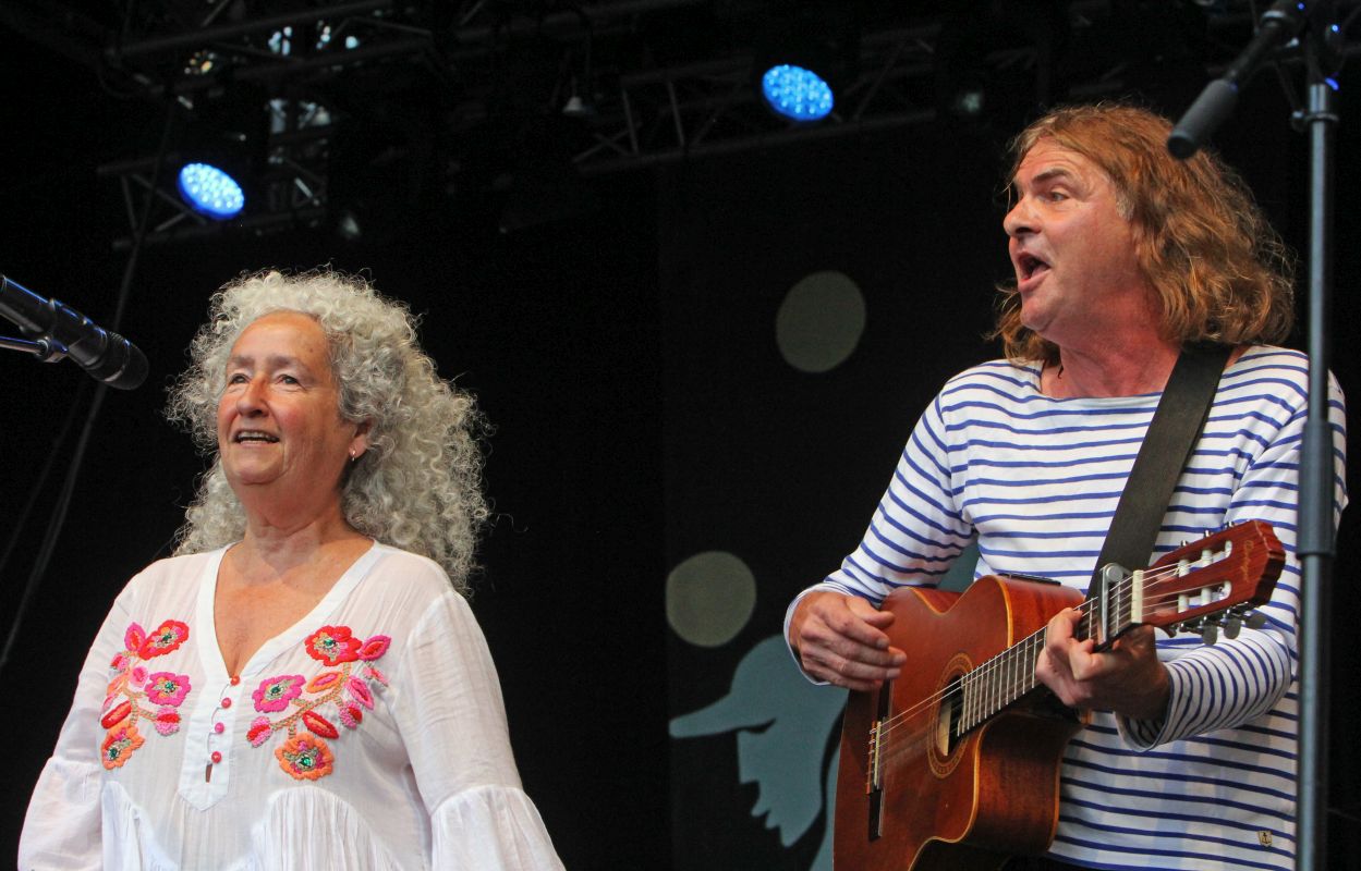 Nora Guthrie und Wenzel (Die Erde ist da für dich und mich)