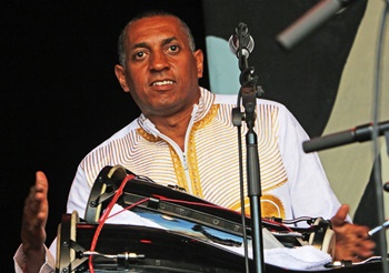 Gustavo Ovalles (Omar Sosa & Seckou Keita)